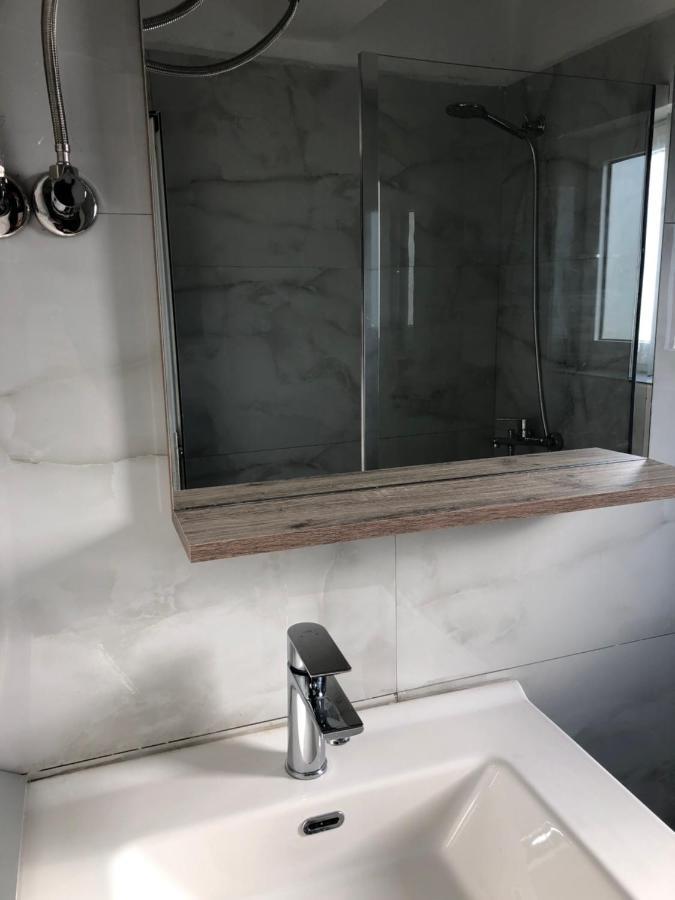 Sandri Apartment Himare Exterior foto