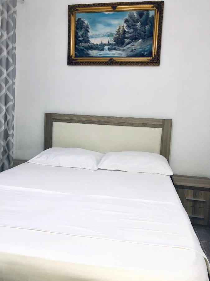 Sandri Apartment Himare Exterior foto